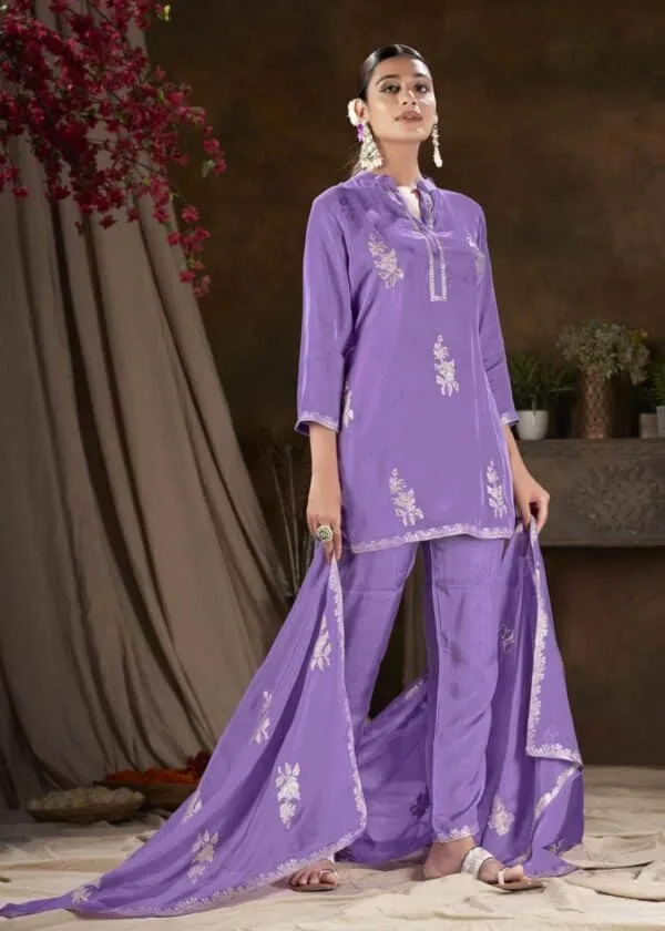2007-4-scaled-1-600x840.jpg.webp Women Viscose And Jacquard Butta Zari Embroidered Salwar Kameez - Image 1