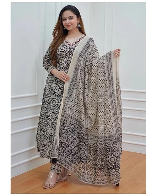 71t_2FP_a2L._SX569.webp Black and off White Floral Cotton Kurti With Palazzo & Dupatta Set - Image 1