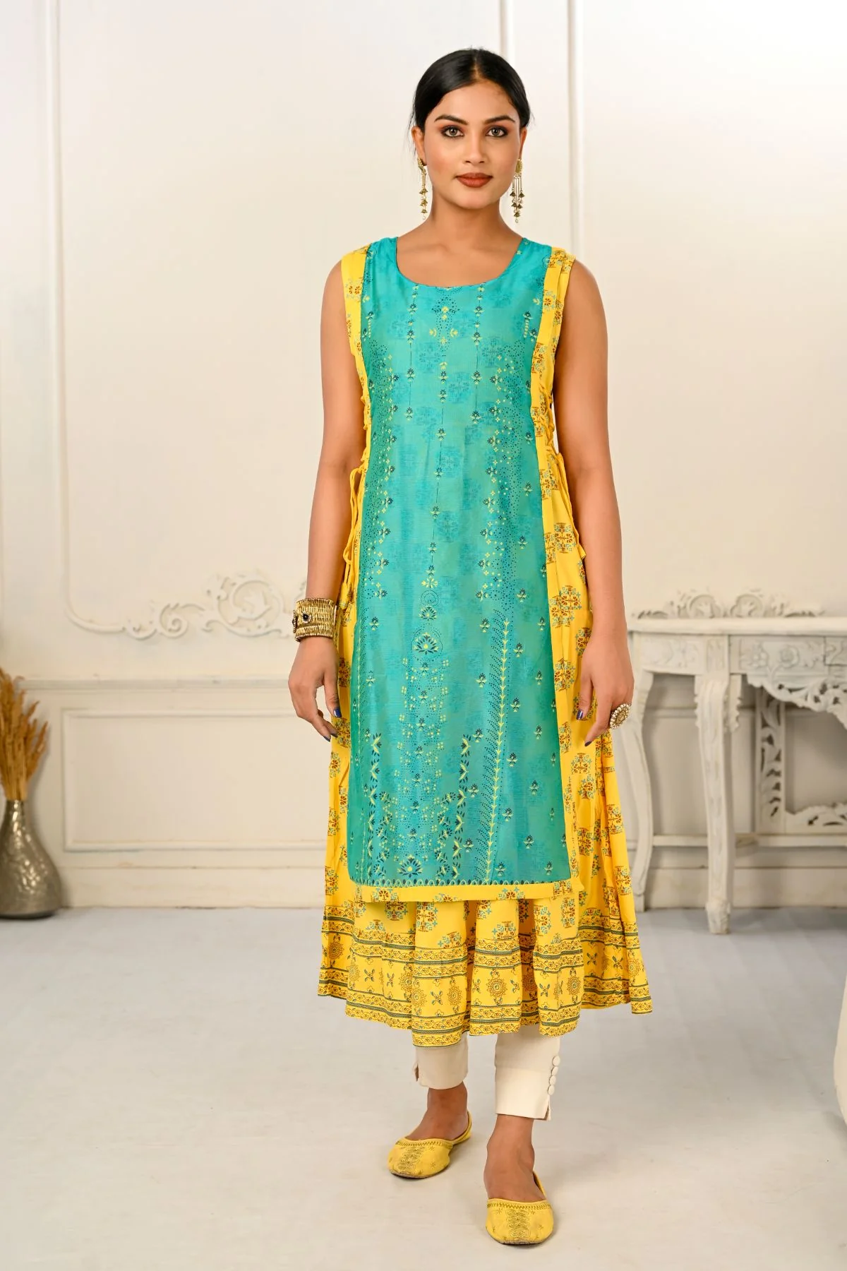 DSC9028-1.webp 2 Layered Inner Cotton And Outward Jacket Chanderi Kurti For Women - Image 1