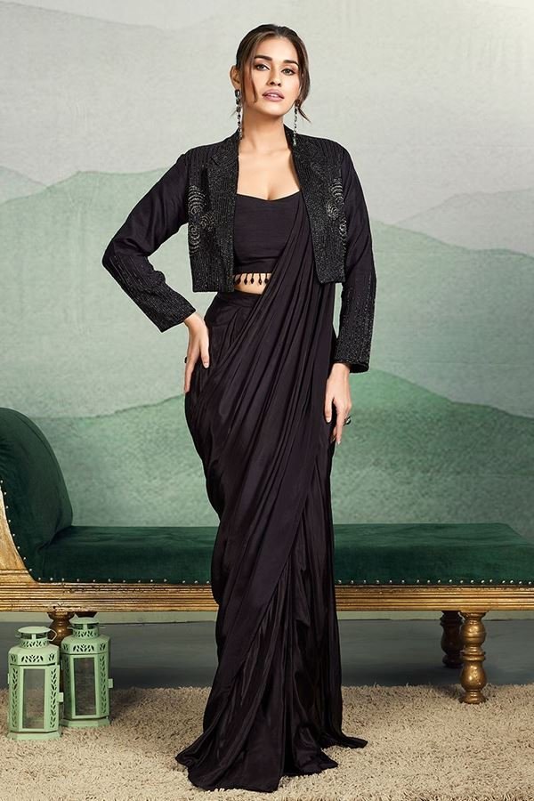 0144461_fascinating-georgette-designer-saree-for-party-and-reception_900.jpeg Fascinating Georgette Designer Saree for Party and Reception - Image 1